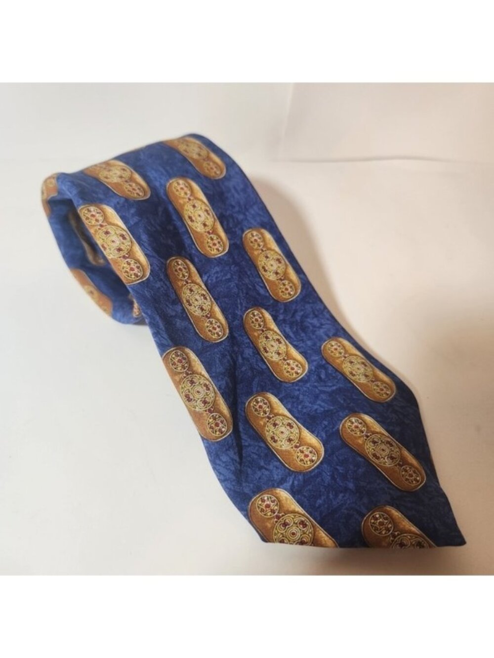 The British Museum 2000 Tie‎ Rack Silk Tie Blue Gold Celtic Medallion Italy